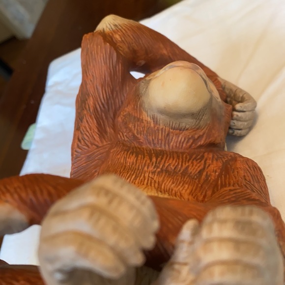 Orangutan Figurine / Statue - Picture 8 of 11